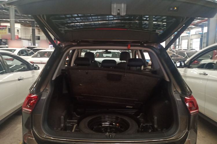 Used Volkswagen Tiguan L 2018 330TSI Automatic Two-Wheel Drive Flagship Edition Trunk