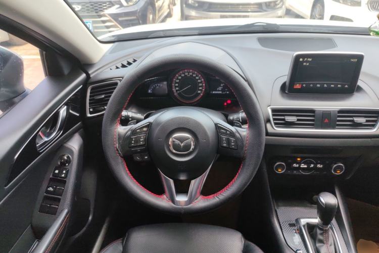 Used Mazda 3 Axela 2016 Sedan 2.0L Automatic Sport Model