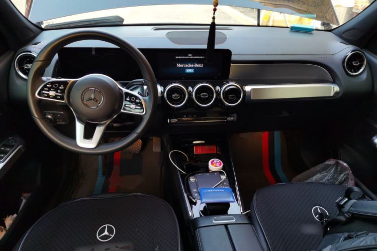 Used Mercedes-Benz GLB 2023 GLB 200 Dynamic Edition Center Console