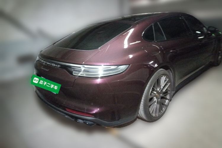 Used Porsche Panamera 2023 Restyled Panamera 4 Executive Extended Platinum Edition 2.9T
