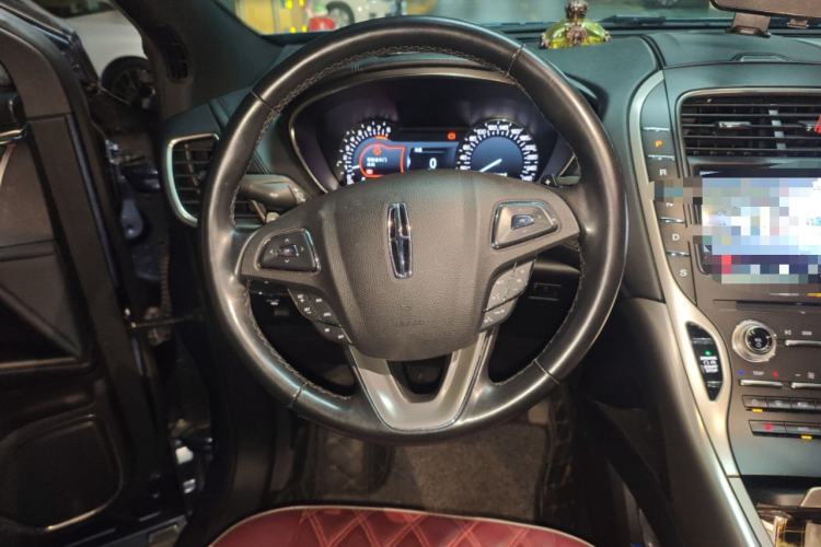 Used Lincoln MKX 2017 2.0T Two-Wheel Drive Deluxe Edition