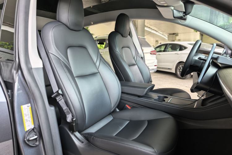 Used Tesla Model Y 2021 Long-Range All-Wheel-Drive Version
