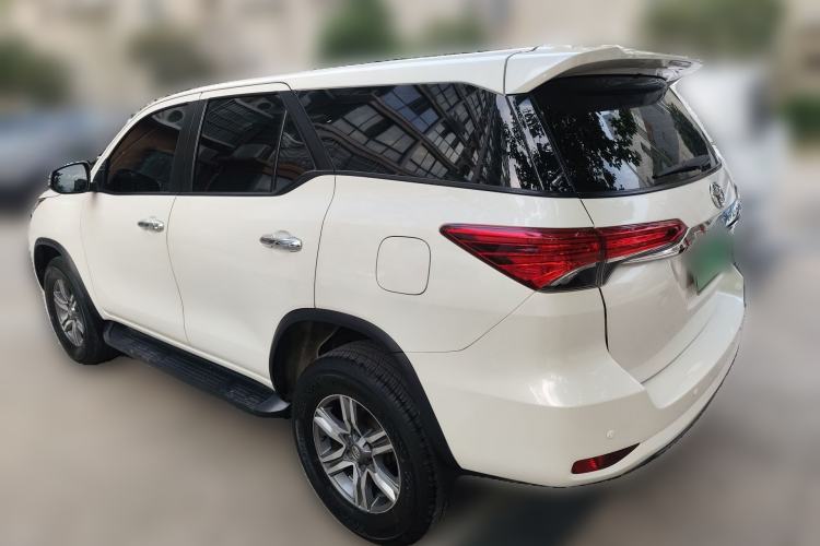 Used Toyota Fortuner  Rear Left 45 Deg