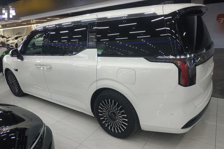 Used Zeekr 009 2022 WE Edition
