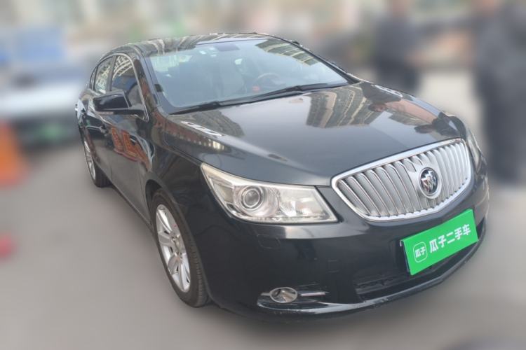 Used Buick LaCrosse 2011 2.4L SIDI Luxury Edition Front Right 45 Deg