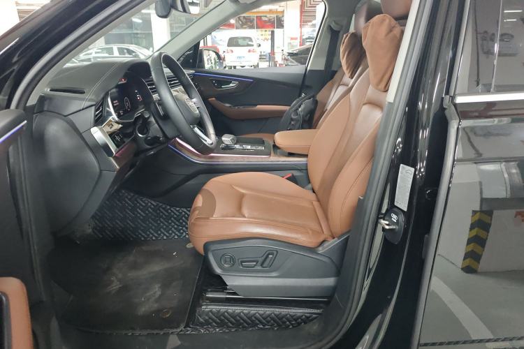 Used Audi Q7 2023 45 TFSI quattro S line Sport model
