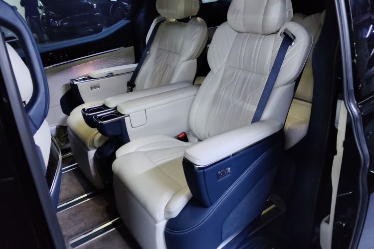 Used Zeekr 009 2022 WE Edition Left Rear Seat