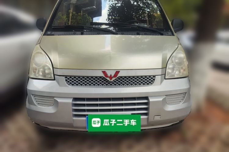 Used Wuling Rongguang 2014 1.2L S Base Model
