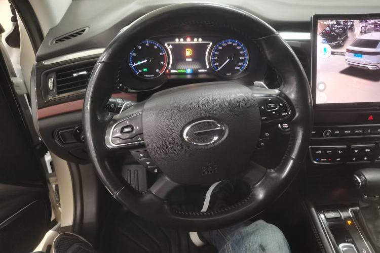 Used GAC Trumpchi GS8 2017 320T Two-Wheel Drive Luxury Smart Connectivity Version (7 Seats) Steering Wheel