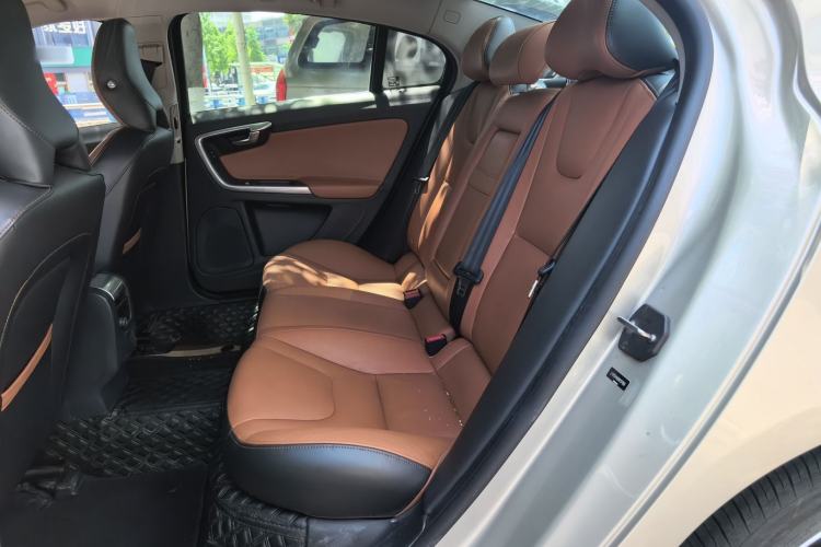 Used Volvo S60 2017 S60L T4 Smart Range Edition
