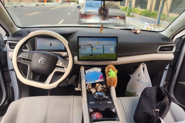 Used BYD Yuan UP 2024 401KM Beyond Edition Center Console