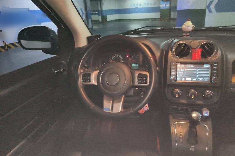 Used Jeep Compass 2013 2.0L two-wheel drive sport version