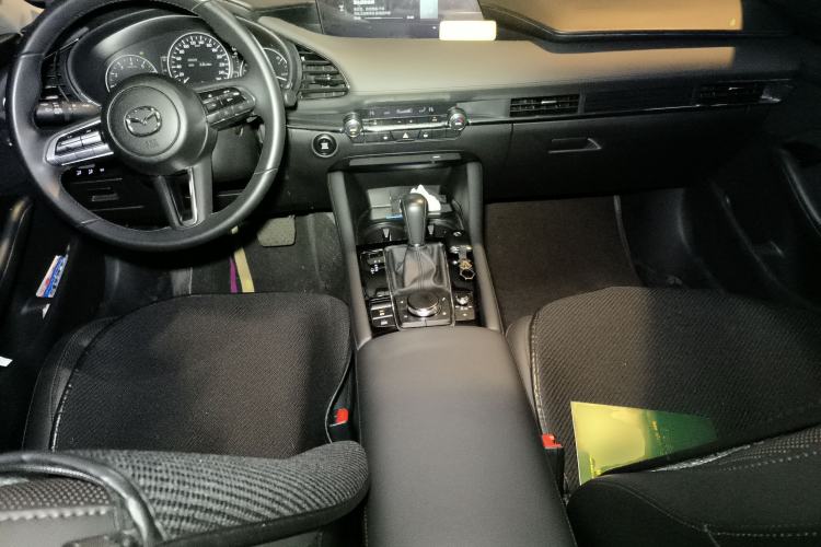 Used Mazda 3 Axela 2023 2.0L Automatic ZhiZhen Edition Center Console