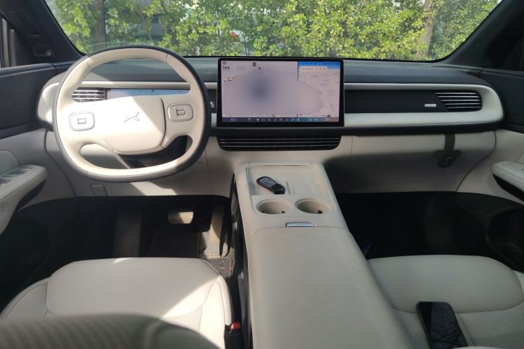 Used XPeng G6 2023 580 Long-Range Pro Center Console