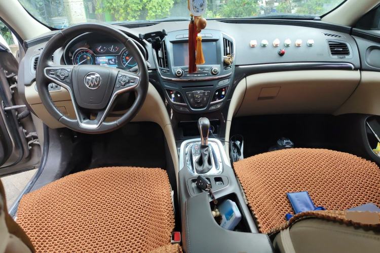 Used Buick Regal 2015 2.0L Elite Fashion Edition Center Console