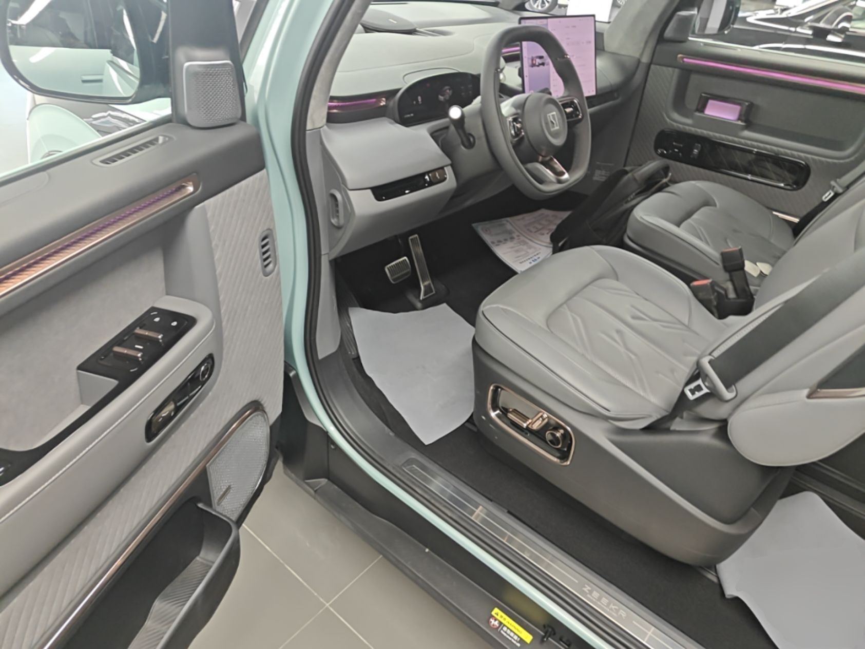 Zeekr MIX 2025 Intelligent Driving Version — снимка 18