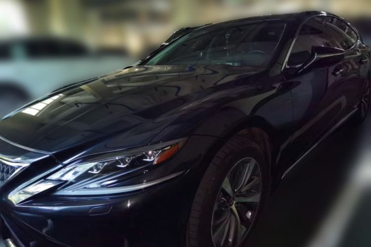 Used Lexus LS 2018 500h Excellence Edition China VI standard