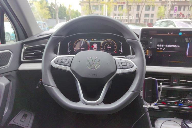 Used Volkswagen Tiguan L 2024 Outstanding Model 300TSI Automatic Two-Wheel Drive Longteng Edition Steering Wheel