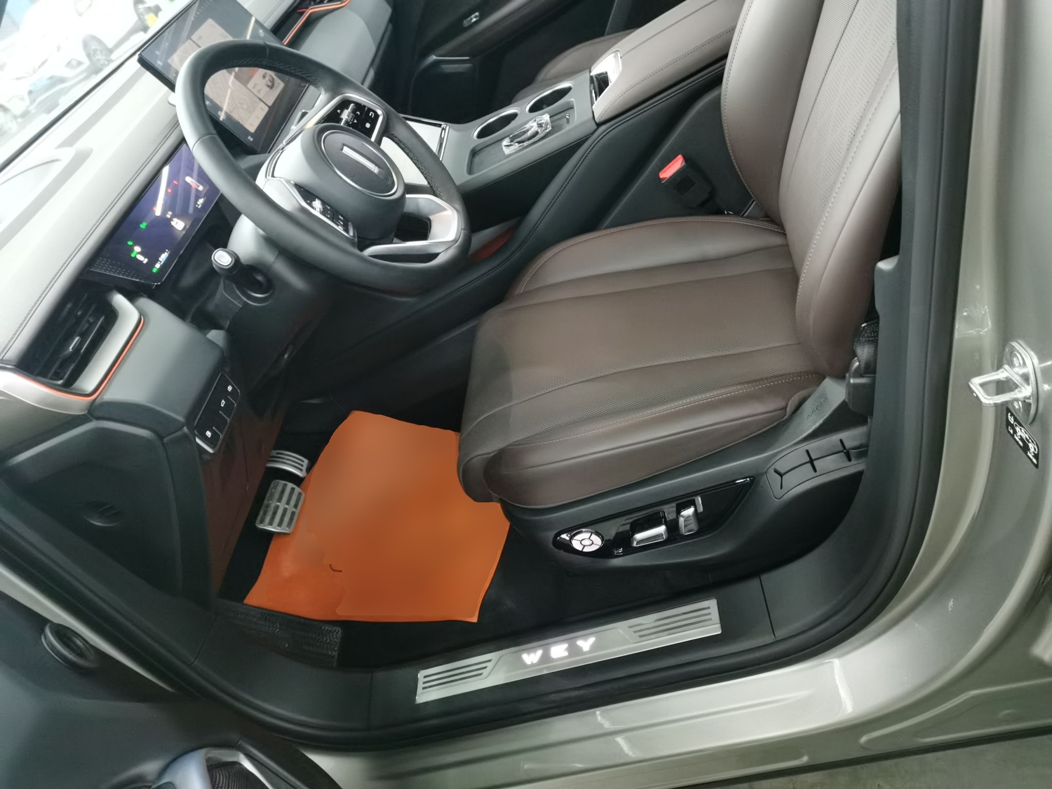 المقاعد الأمامية داخل السيارة