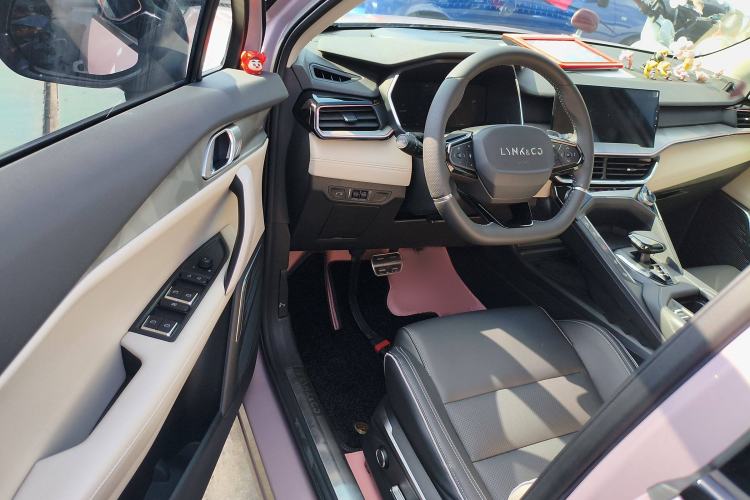 Used Lynk & Co 06 2021 1.5T Shero Pink Special Edition