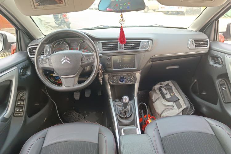 Used Citroen C3-XR 2015 1.6L Manual Pioneer Model Center Console