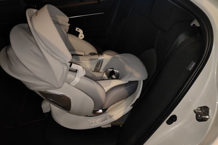 Used Toyota Camry 2019 2.0S FENGSHANG Version China VI Standard
