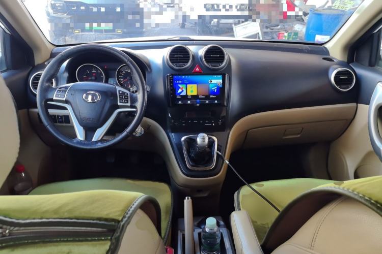 Used Haval H6 2011 Green Silence 2.0T Manual Two-Wheel Drive Urban Model