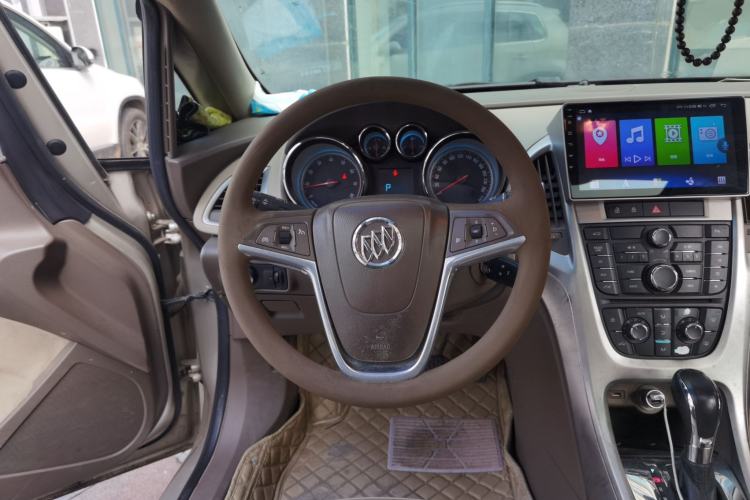 Used Buick GT 2013 GT 1.8L Automatic Fashion Edition Steering Wheel