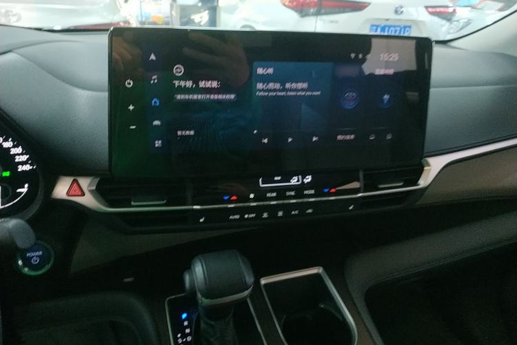 Used Toyota Granvia 2023 2.5L Hybrid Prestige PLUS Edition
