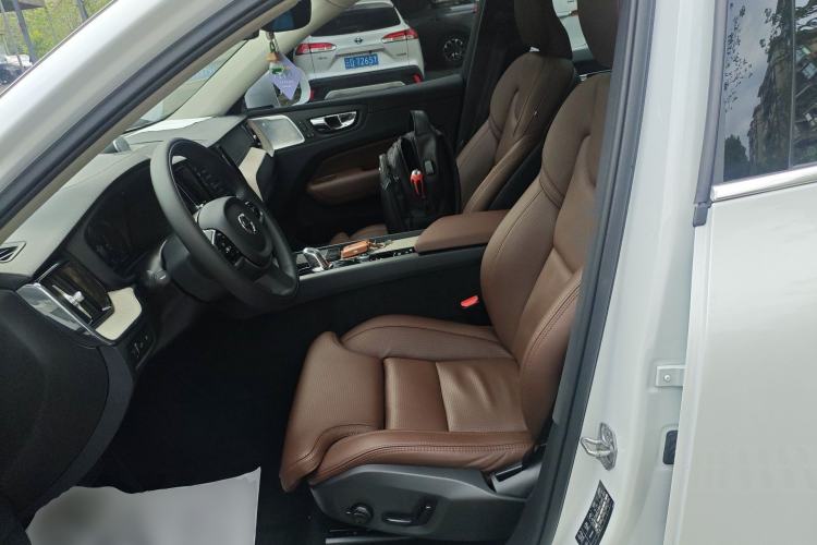 Used Volvo XC60 New Energy 2019 T8 E-Drive Hybrid Prestige Luxury Version China V Standard
