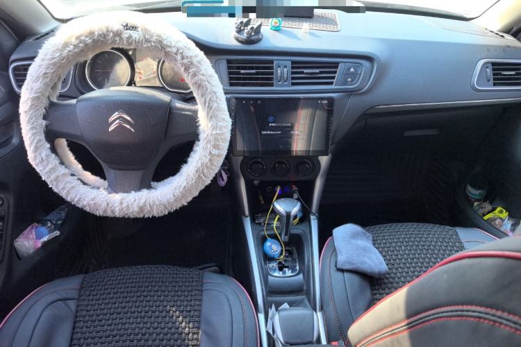 Used Citroen C3-XR 2018 1.6L Automatic Fashion Model Center Console