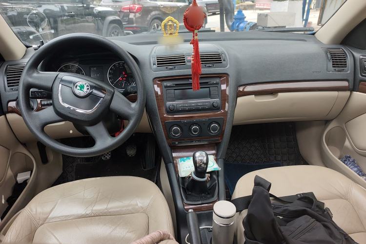 Used Skoda Octavia 2010 1.6L Manual Eado Edition
