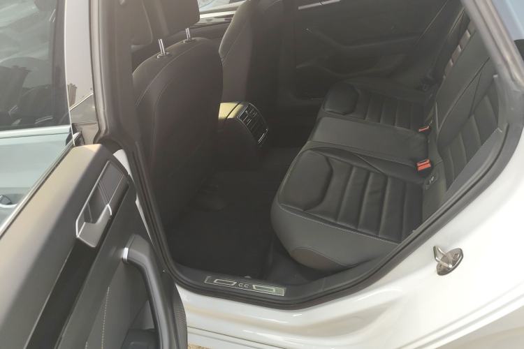 Used Volkswagen FAW-Volkswagen CC 2023 380TSI Striking Edition
