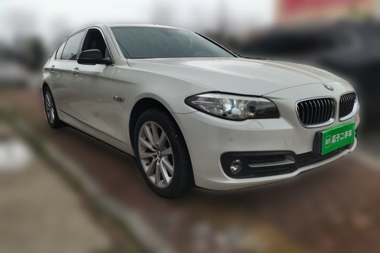 Used BMW 5 Series 2014 528Li Leading Model Front Right 45 Deg