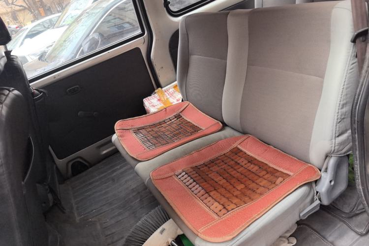 Used Wuling Zhiguang 2010 1.0L New Version Practical Short-Body L2Y Left Rear Seat