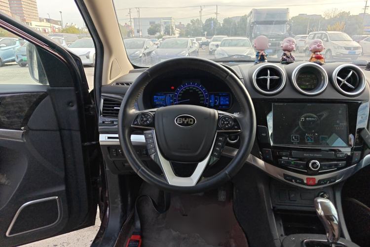 Used BYD S7 2016 2.0T Automatic Prestige Plus Steering Wheel