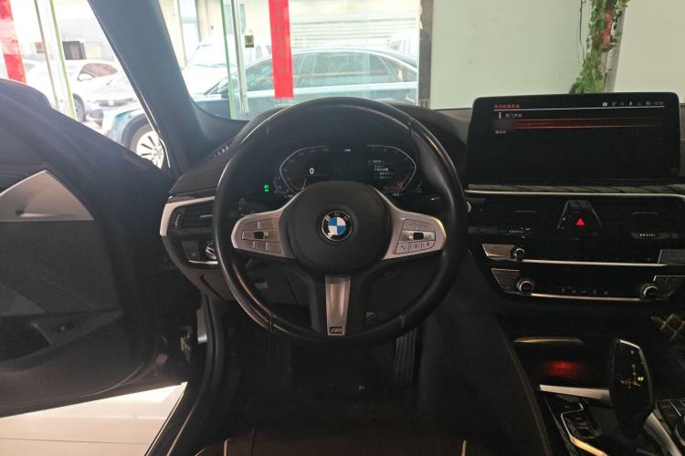 Used BMW 5 Series 2022 Second Facelift 525Li M Sport Package