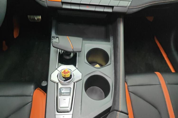 Used CHANGAN UNI-V 2024 1.5T Prestige Sport Edition Interior 4