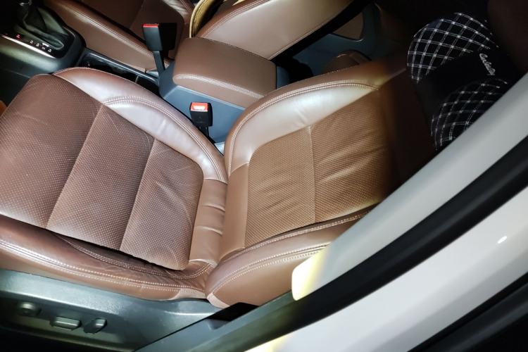 Used Volkswagen Tiguan 2013 1.8 TSI Automatic All-Wheel Drive Luxury Model Left Front Seat