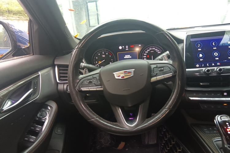 Used Cadillac CT5 2020 28T Platinum Sport Edition Steering Wheel