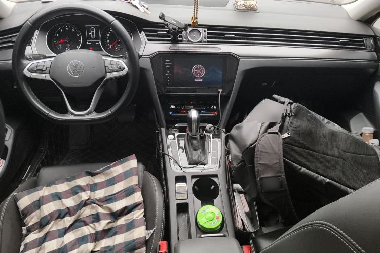 Used Volkswagen Magotan 2020 330TSI DSG Leading Model Center Console