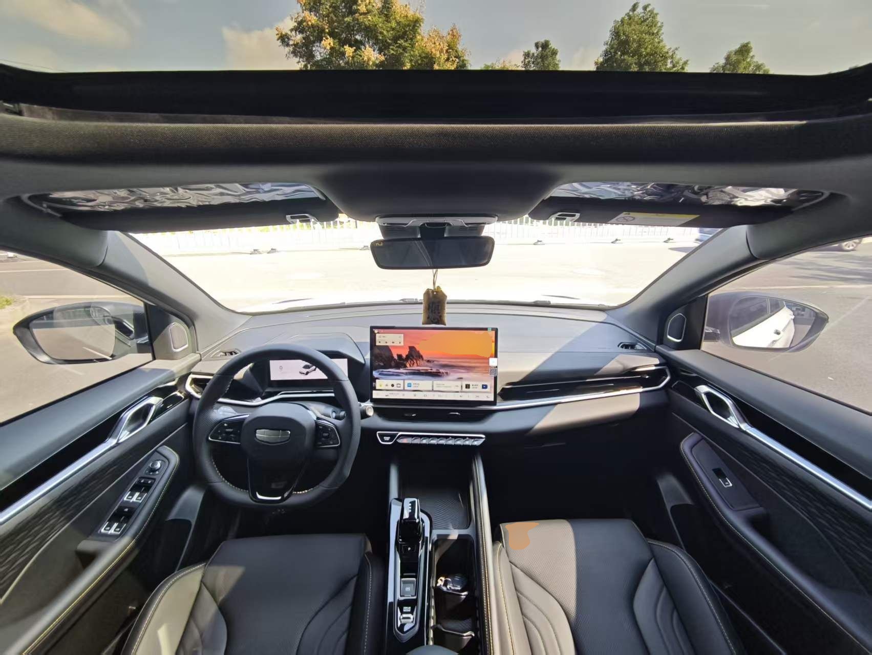 Geely Auto Coolray 2025 Bin Yue L 1.5T DCT Starlight Edition — снимка 12