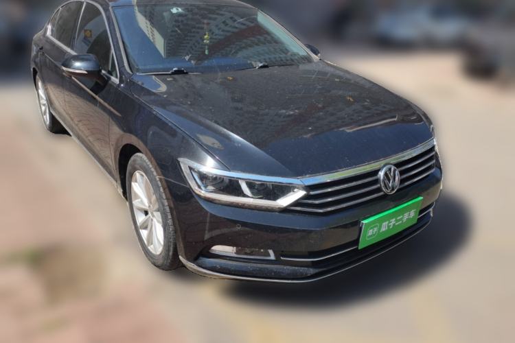 Used Volkswagen Magotan 2019 330TSI DSG Leading Model China VI Standard Front Right 45 Deg