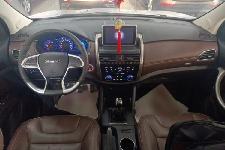 Used Bisu T5 2017 1.5T Manual Comfort Model Center Console