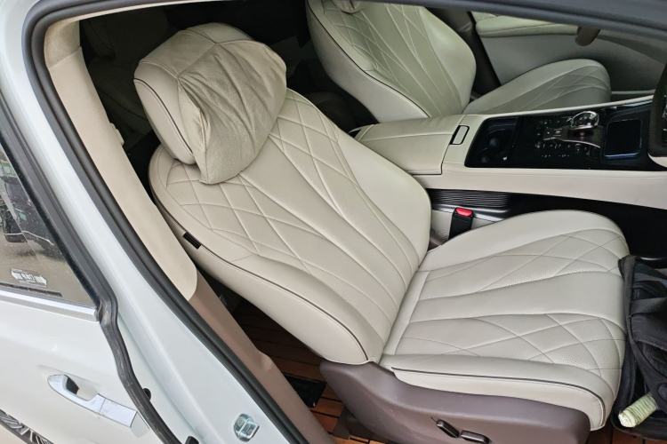 Used Denza D9 2022 DM-i 970 Four-Wheel Drive Flagship Model
