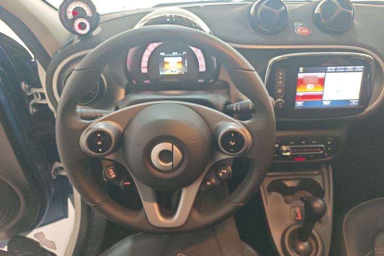 Used smart forfour 2018 0.9T 66 kW Pioneer Edition
