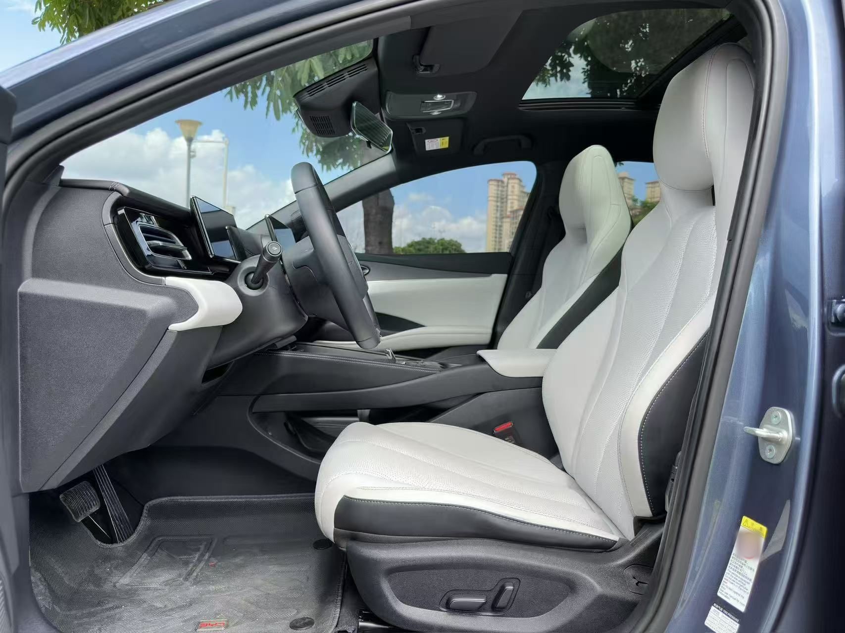 Vordere Reihe im Auto