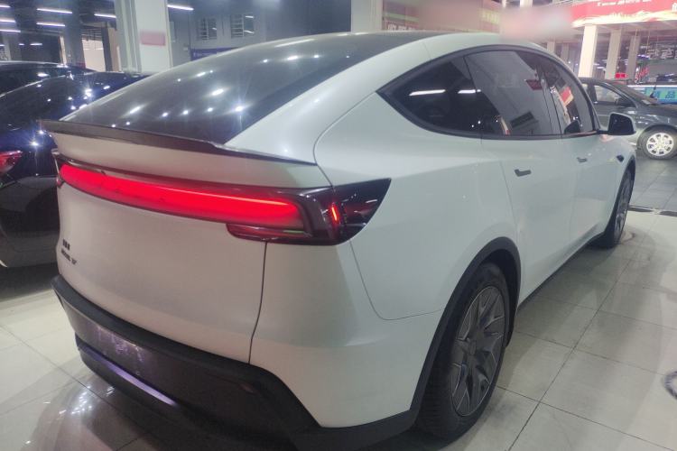 Used Tesla Model Y L 2025 Model Long-Range All-Wheel-Drive Version Rear Right 45 Deg