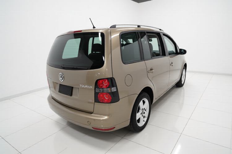 Used Volkswagen Touran 2015 1.4T DSG Comfort Edition 5 Seats Rear Right 45 Deg