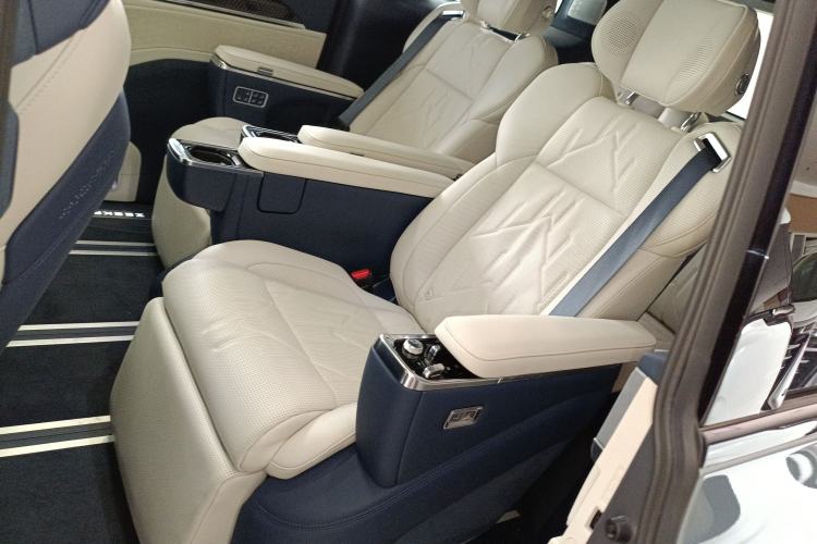 Used Zeekr 009 2024 Six-Seat Executive Version 4WD 108 kWh Left Rear Seat